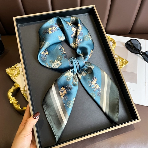 Foulard Quadrato in Raso da Donna Elegante Retro Carrozza Stampa Floreale Sciarpa Leggera Decorativa Fascia per Capelli Accessorio Moda