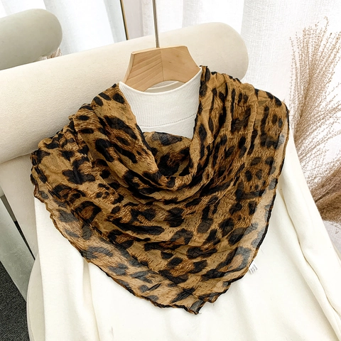 Fashion Leopard Print Square Scarf Bali Yarn Lightweight Retro Animal Pattern Head Scarf Neck Wrap For Women