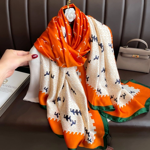 Sciarpa Di Moda Raso Di Raso Artificiale Stampa Cavallo Motivo Geometrico Scialle Elegante Protezione Solare Lunga Per Donne