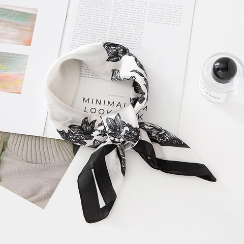 Women Vintage Floral Print Square Scarf Elegant Faux Satin Satin Neck Head Wrap Versatile Fashion Hair Accessory