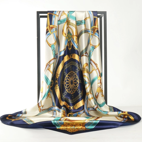 Elegantes Damen Quadratisches Halstuch Aus Künstlicher Satin Mit Barockem Kettenmuster Und Reitsport Print Für Business Und Reisen