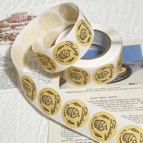 Round Kraft Paper Bakery Hand Made Cupcake Packaging Sealing Labels Stickers For Cake Boxes Food Bags Gift Decor
