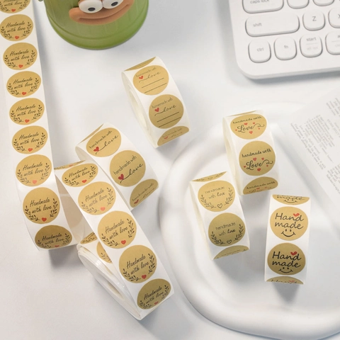 Round Kraft Paper Stickers Handmade With Love Heart Pattern Adhesive Labels For Bakery Gift Packaging Sealing Decor