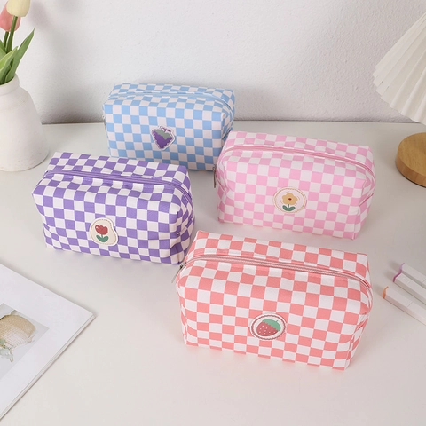 Canvas Schaakbord Pennezak Grote Capaciteit Make-Up Tas Met Borduurwerk Fruit Bloemen Patches Reistoilettas