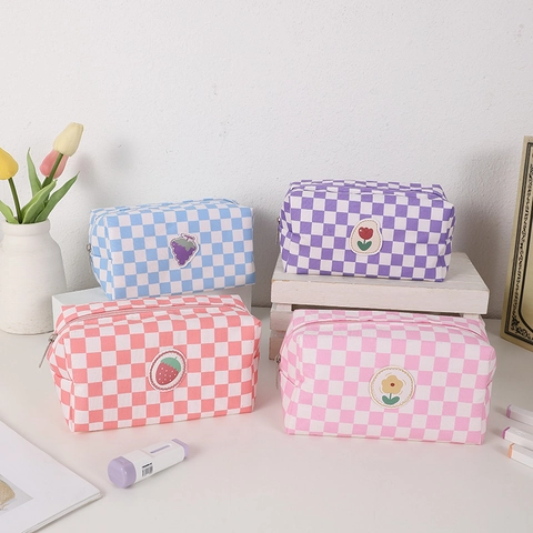 Canvas Schaakbord Pennezak Grote Capaciteit Make-Up Tas Met Borduurwerk Fruit Bloemen Patches Reistoilettas
