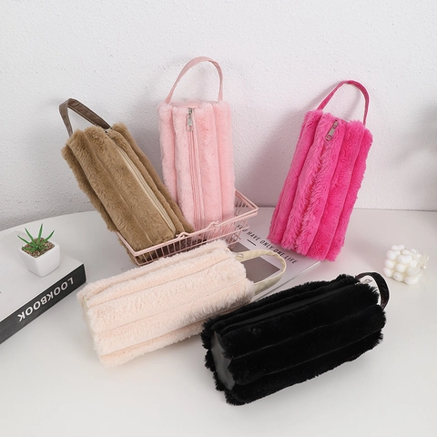 Pluche Pennetas Grote Capaciteit Kunstbont Briefpapier Tas Draagbaar Handvat Rits Opbergtas Voor Meisjes Schattig