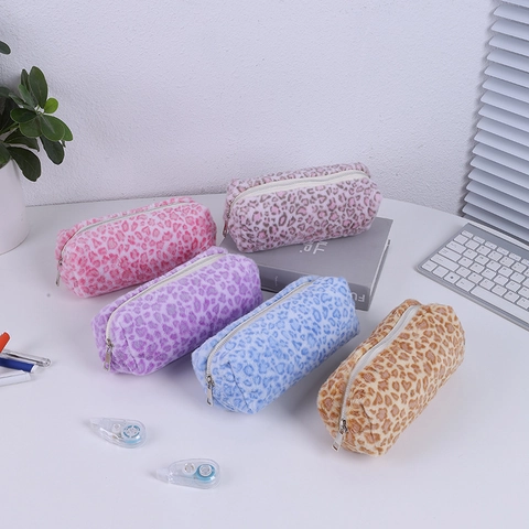 Estuche de Lápices de Felpa con Estampado de Leopardo Estilo Ins Bolsa de Papelería Gran Capacidad Organizador de Maquillaje