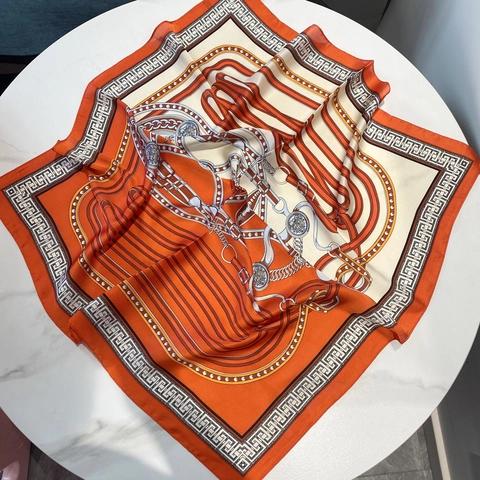Vintage Equestrian Print Square Scarf Satin Satin Like Chain Pattern Elegant Neck Head Wrap For Women