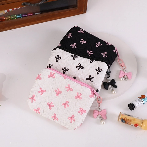 Mini Neceser Acolchado con Estampado de Lazos Monedero Portátil de Tela Bolsa de Almacenamiento para Lápiz Labial y Auriculares Perla Artificial