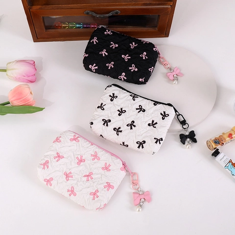 Mini Neceser Acolchado con Estampado de Lazos Monedero Portátil de Tela Bolsa de Almacenamiento para Lápiz Labial y Auriculares Perla Artificial