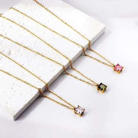 Halskette Mit Quadratischem Zirkonia Anhänger 18K Vergoldeter Edelstahl Minimalistischer Geometrischer Schmuck Für Damen