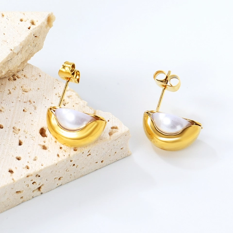 Minimalist Artificial Pearl Stud Earrings Stainless Steel C Shaped Vintage Geometric Ear Jewelry For Women Elegant Delicate Style