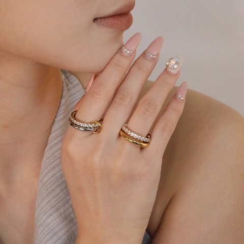 Anello In Acciaio Inossidabile Doppia Fascia Intrecciata Zircone Pavé Placcato Oro 18K Due Toni Gioielli Minimalisti Donna