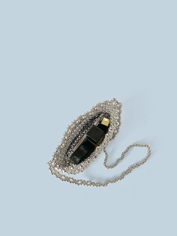 Borsa a Tracolla da Donna in Perline Argentate Fatta a Mano in Acrilico Intrecciata con Design Traforato Borsa da Sera