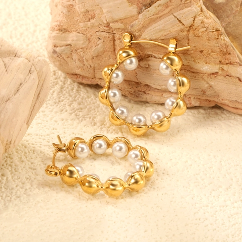 Scalloped Wavy Hoop Earrings For Women 18K Gold Plated Stainless Steel With White Imitation Artificial Pearls Elegant Jewelry