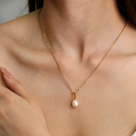 Collana Con Ciondolo Minimalista Acciaio Inossidabile Placcato Oro Perla D'Acqua Dolce Ovale Cavo Geometrico Per Donna