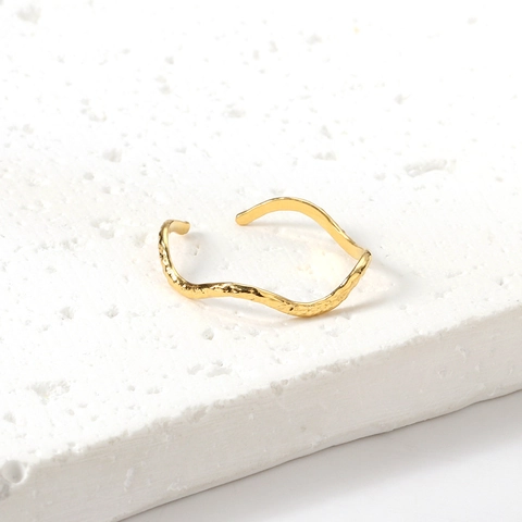 Onregelmatige Golfring Verguld Roestvrij Staal Verstelbare Open Band Minimalistische Gehamerde Textuur Sieraden