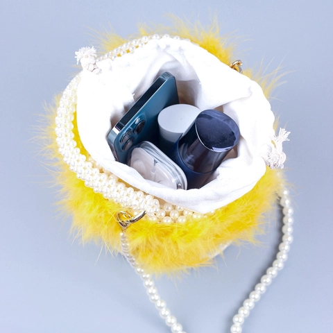 Handmade Faux Artificial Pearl Yellow Feather Bucket Bag For Women Trendy Crossbody Handbag Elegant Drawstring Party Purse Accessory