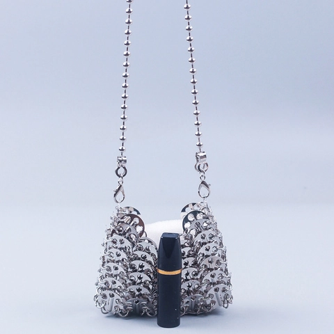 Metal Sequin Crossbody Bag Mini Handwoven Chain Strap Street Fashion Sparkly Modern Evening Pouch Women