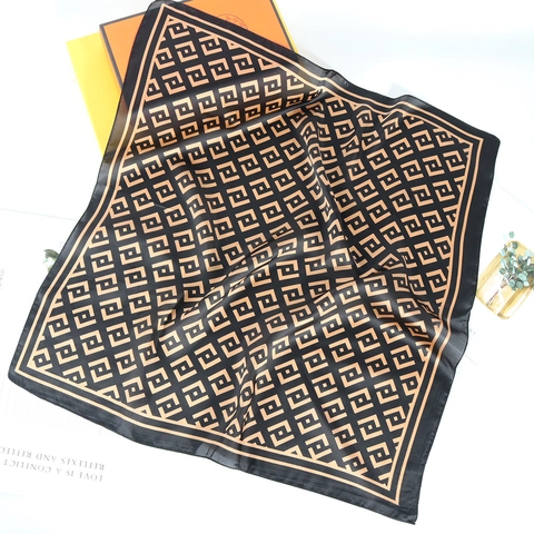 Foulard Quadrato Di Moda In Imitazione Raso Con Stampa Geometrica Elegante Accessorio Per Capelli E Collo Da Donna