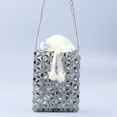 Borsa A Tracolla Fatta A Mano Con Perline Da Donna Argento Acrilico Svuotato Fiore Intrecciato Borsa Telefono Con Pochette In Raso