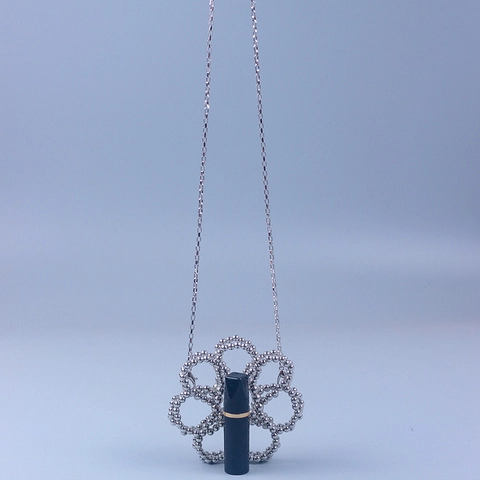 Mini Umhängetasche Silber Acryl Perlen Handgefertigt Hohl Blume Kopfhörer Lippenstift Halter Kette Zubehör