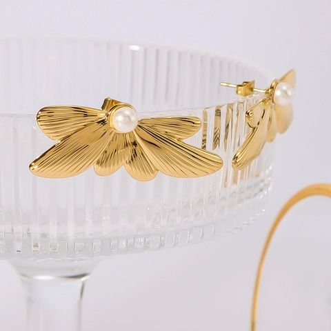 Pendientes De Botón De Acero Inoxidable Con Ala De Pluma Chapados En Oro De 18K Textura Plisada Joyas De Perlas Artificiales Para Mujer