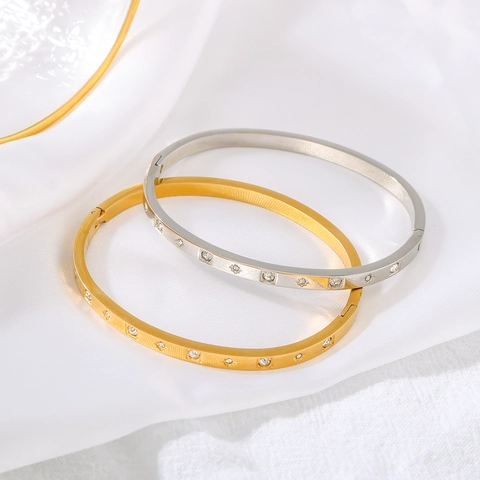 Bracciale Rigido In Acciaio Inossidabile Per Donna Motivo A Stella Micro Intarsiato Zircone Moda