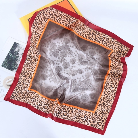 Foulard Quadrato Stampa Leopardo Floreale Sfumato Imitazione Raso Sottile Per Donna Scialle Leggero Elegante