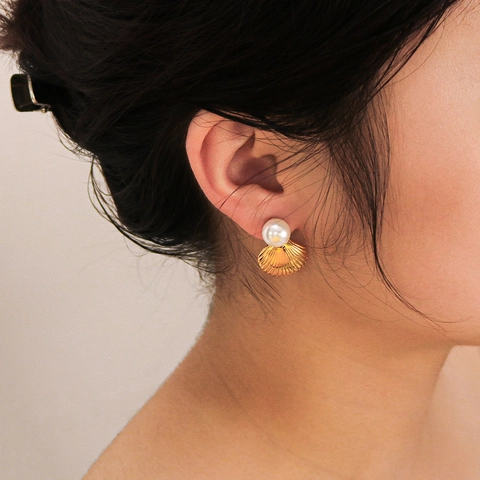 Pendientes De Botón Con Perla Artificial Y Concha Acero Inoxidable Chapado En Oro De 18K Elemento Oceánico Joyería Elegante Para Mujer