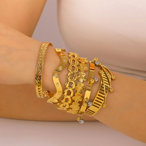 Elegant Stainless Steel Bangle Bracelet 18K Gold Plated Woven Heart Wave Flower Open Cuff For Women
