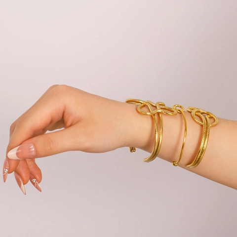 Brazaletes De Puño Con Nudo Geométrico Acero Inoxidable Chapado En Oro 18K Textura Martillada Minimalista Joyería Pulsera Mujer
