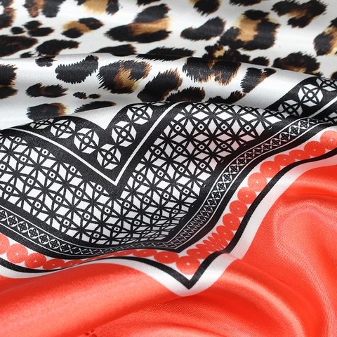 Elegante Sciarpa Quadrata Con Stampa Leopardata Satén Effetto Raso Hijab Retro Motivo A Catena Foulard Di Moda Per Donna