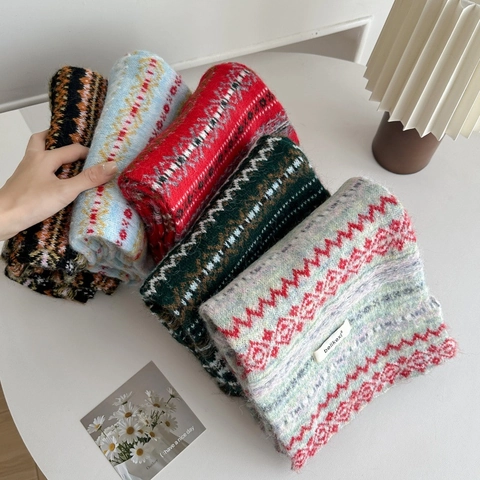 Écharpe Tricotée en Mélange de Laine Fair Isle pour Femmes Écharpe Longue Épaisse en Jacquard Géométrique Rétro Cadeau de Noël