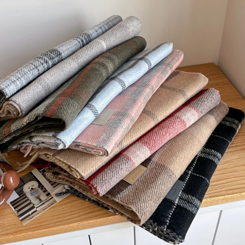 Women's Wool Blend Plaid Scarf Winter Fashion Warm Checkered Tassel Shawl Men Women High-end Versatile Soft Neck Warmer Wrap