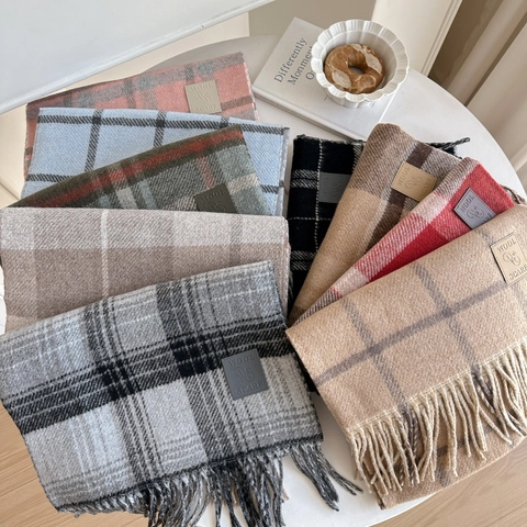 Women's Wool Blend Plaid Scarf Winter Fashion Warm Checkered Tassel Shawl Men Women High-end Versatile Soft Neck Warmer Wrap