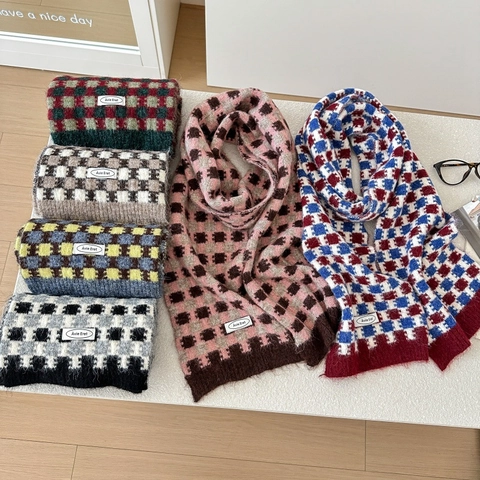 Women Plaid Knitted Scarf Wool Blend Thick Warm Checkerboard Pattern Fashion Winter Shawl Neck Warmer Casual Outdoor Scarf