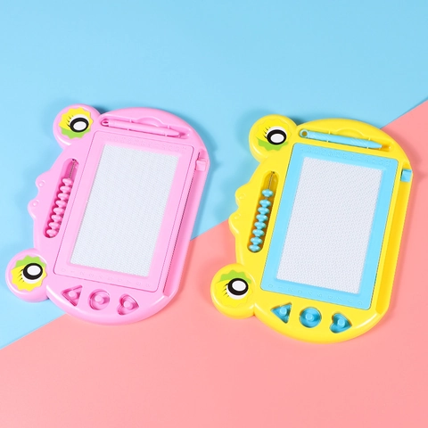 Lavagna Magnetica per Bambini a Forma di Rana Cartone Animato Tavolo da Disegno Educativo Graffiti con Abaco e Timbri
