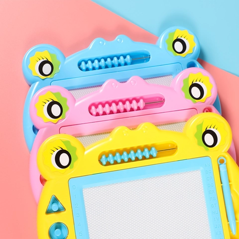 Lavagna Magnetica per Bambini a Forma di Rana Cartone Animato Tavolo da Disegno Educativo Graffiti con Abaco e Timbri