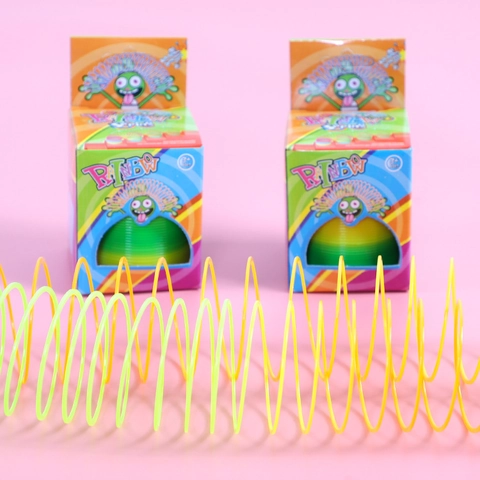 Regenboog Veer Speelgoed Plastic Slinky Magische Cirkel Voor Kinderen Stressverlichting Sensorische Feestartikelen Nieuwigheid