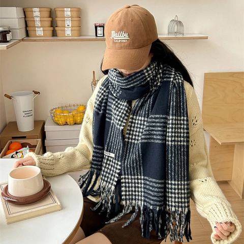 Classic Houndstooth Plaid Scarf For Women Winter Warm Cashmere-like Polyester Shawl With Tassels Soft Vintage Checkered Neck Wrap