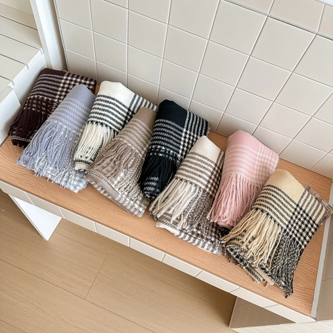 Women's Winter Plaid Scarf Vintage British Style Cashmere Like Warm Scarf With Tassels Soft Houndstooth Large Shawl Wrap