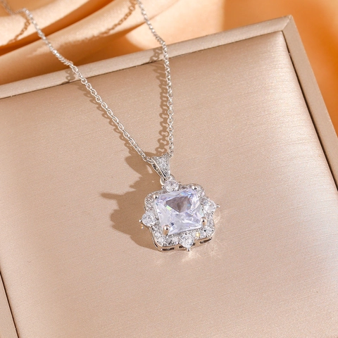 Quadratische Zirkonia Halo Schmuck Für Damen Titanstahl Halskette Ohrstecker Und Verstellbarer Ring Elegant