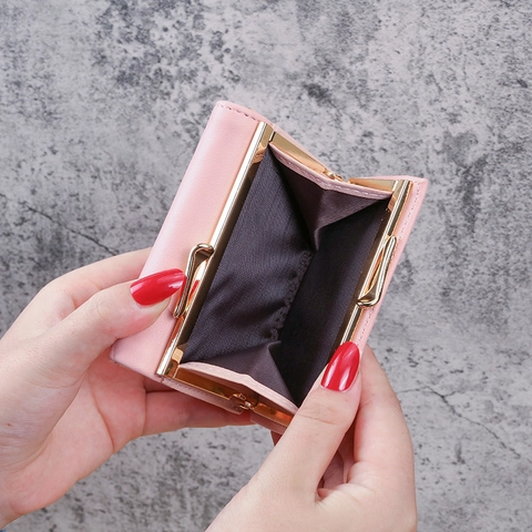 Damen Kurze Geldbörse PU-Leder Dreifach Gefalteter Kartenhalter Mini Portemonnaie Herz Metallschnalle Student Süß Sweet Dream Münztasche
