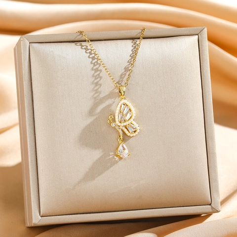Collana Con Ciondolo A Farfalla In Acciaio Al Titanio Con Zirconi Cubici E Perla Artificial Sintetica Elegante Catenina Per Donne