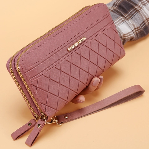 Women's Long Quilted PU Leather Wallet Double Zipper Large Capacity Clutch Purse With Wristlet Metal Plaque Card Holder