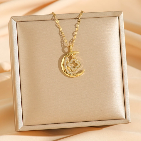 Crescent Moon Pendant Necklace Titanium Steel Zircon Rotating Four Leaf Clover Elegant Fashion Jewelry For Women