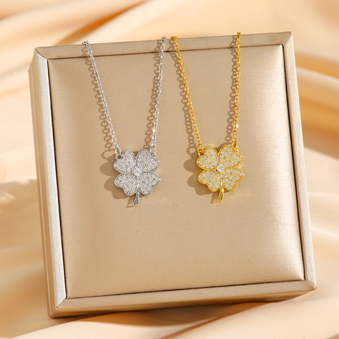 Collana Con Pendente Quadrifoglio Acciaio Al Titanio Zirconia Cubica Placcato Oro 18K Gioielli Eleganti Per Donna