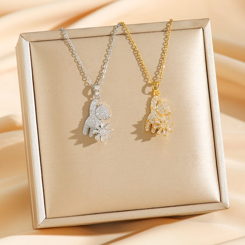 Collana Con Pendente Orso Meccanico Rotante Micro-pave Zircone Acciaio Al Titanio Catena Di Clavicola Di Lusso Per Donne