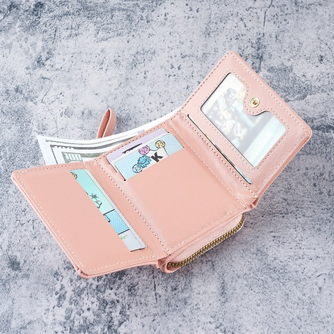 Damen Trifold Geldbörse PU Leder Kurze Hirschgeweih Metall Deko Reißverschluss Münzfach Mini Kartenhalter Mit Handschlaufe